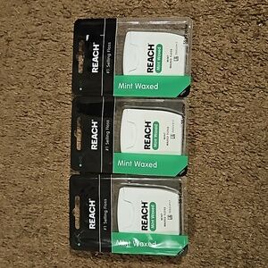 REACH mint waxed floss